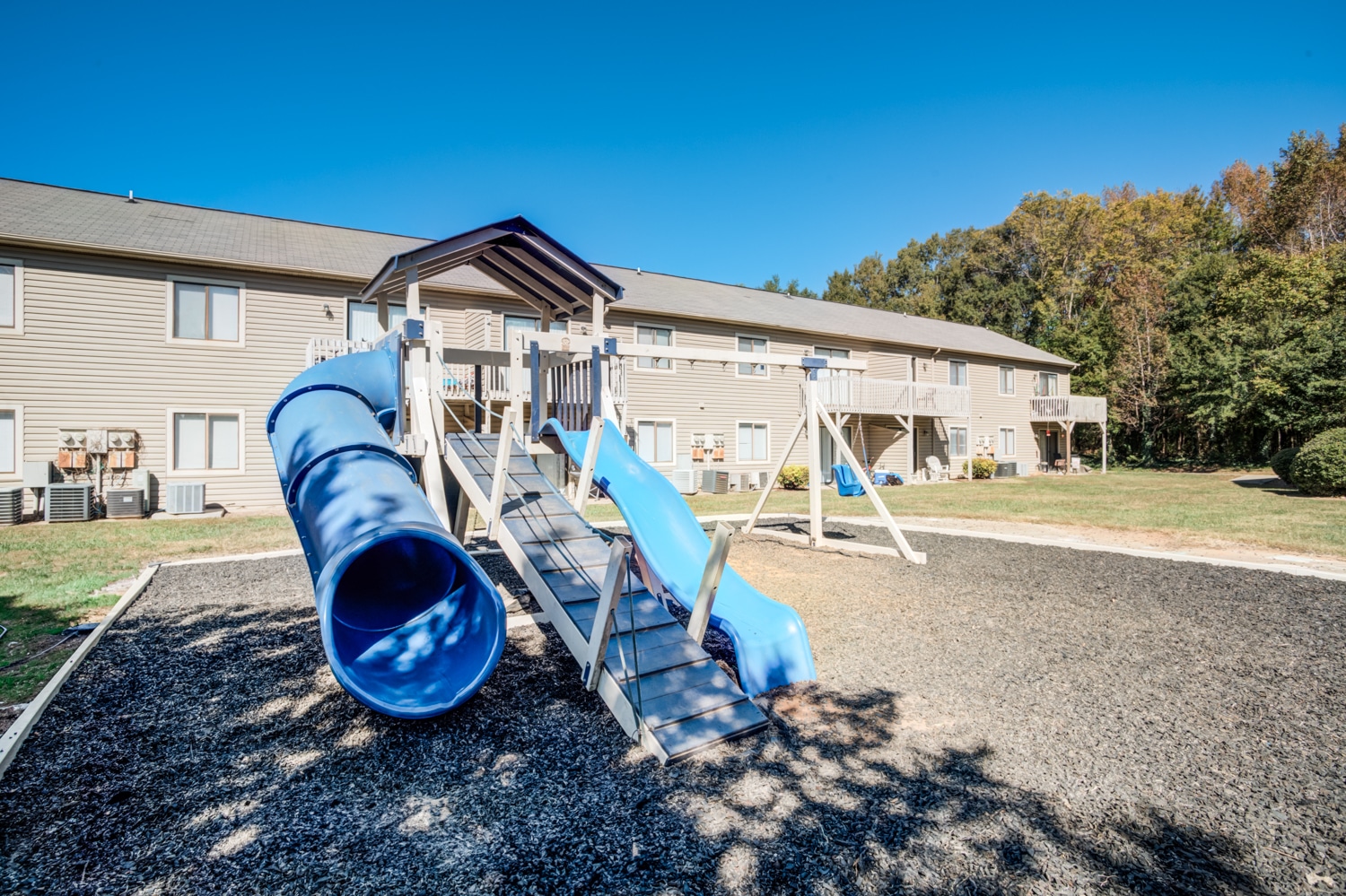 colonial-village-apartments-lincolnton-nc-outdoor-playground